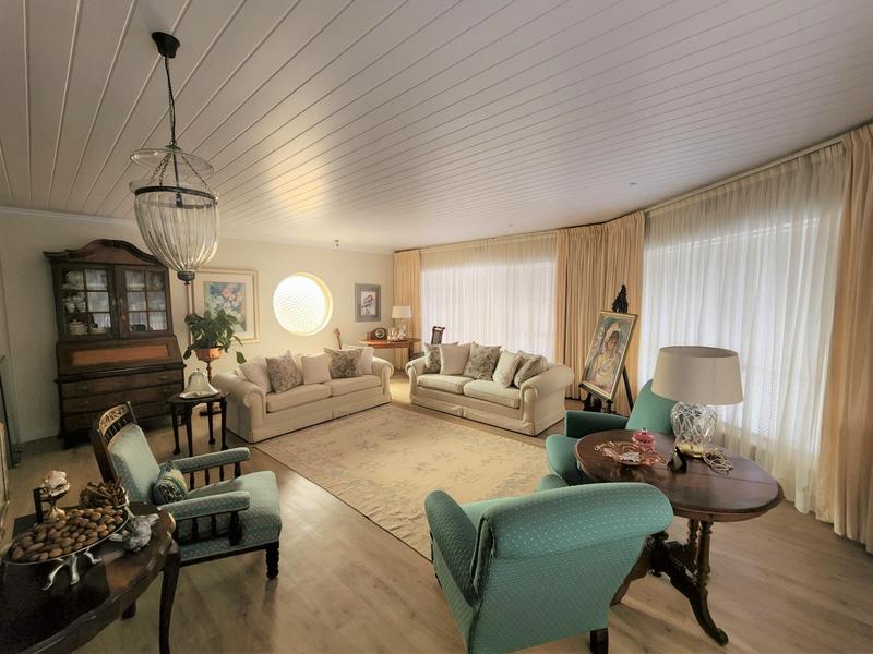 4 Bedroom Property for Sale in Panorama Western Cape
